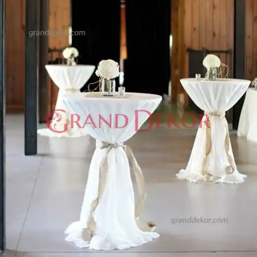 Kokteyl Masa Örtüsü Seçimi ve Dekorasyonda Şıklık ile İşlevselliğin Önemi