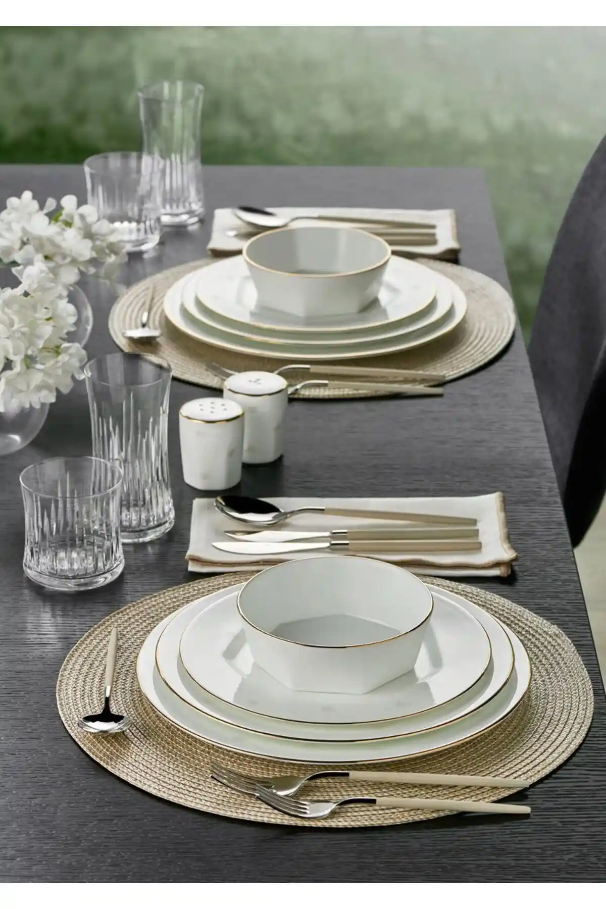 Koleksiyon Yemek Takımlarıyla Dekorasyonunuza Zarif ve Fonksiyonel Bir Dokunuş Katın