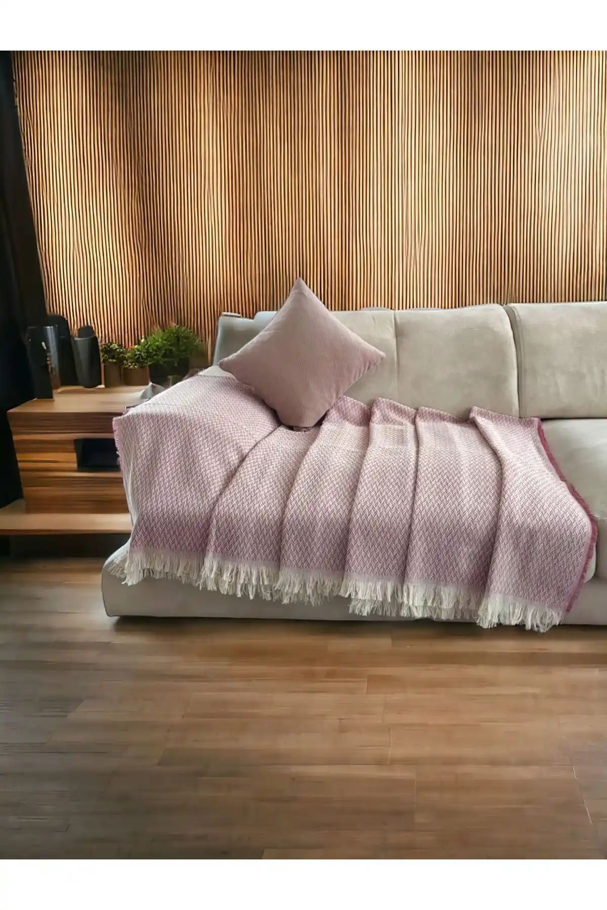 Koltuk Üstü Örtüleri ile Dekorasyonda Estetik ve Koruma Sağlayan Çözümler