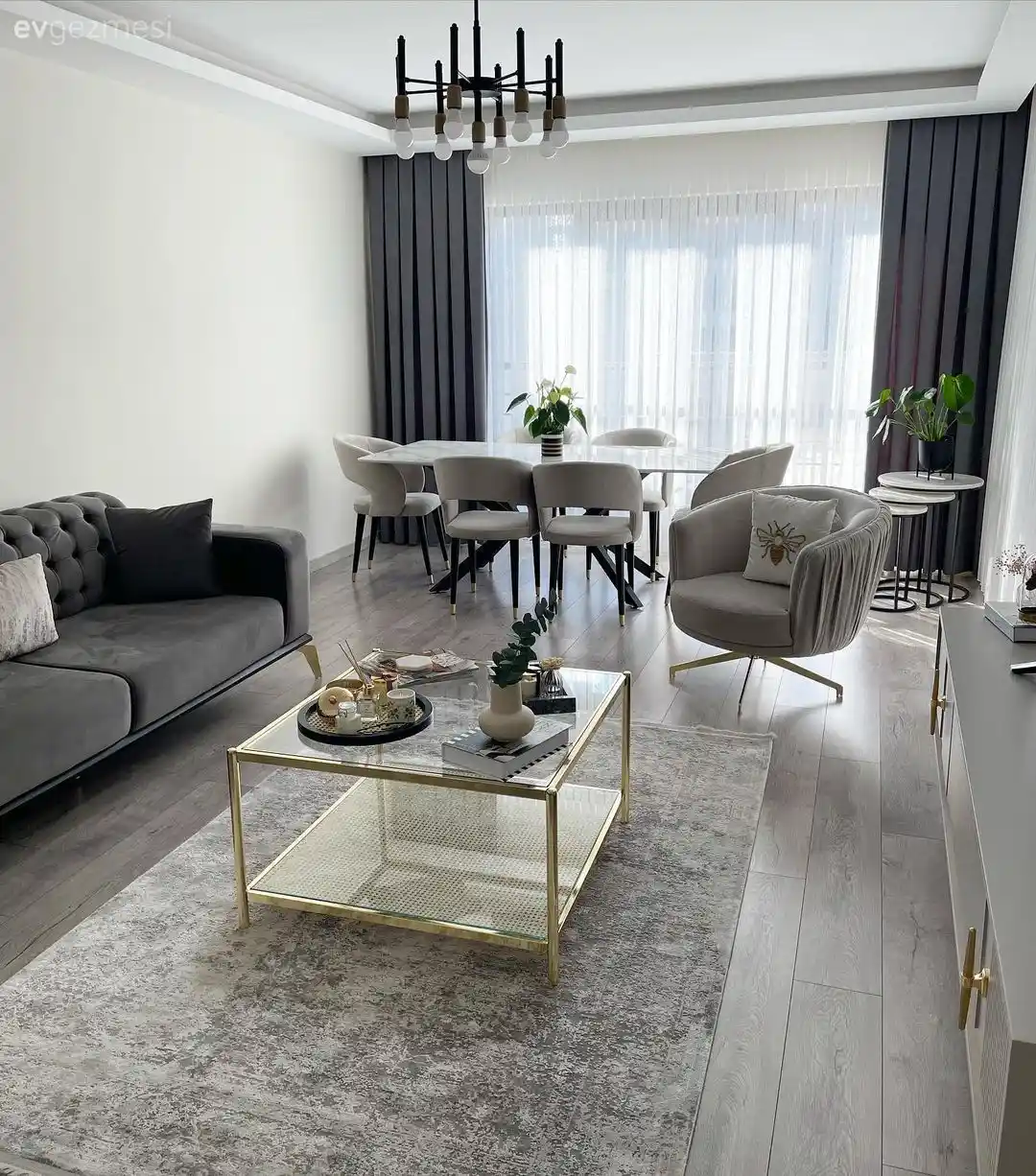 Koltuk ve Avize Uyumu: Dekorasyonun Tamamlayıcı Unsurları ve Stil Seçenekleri