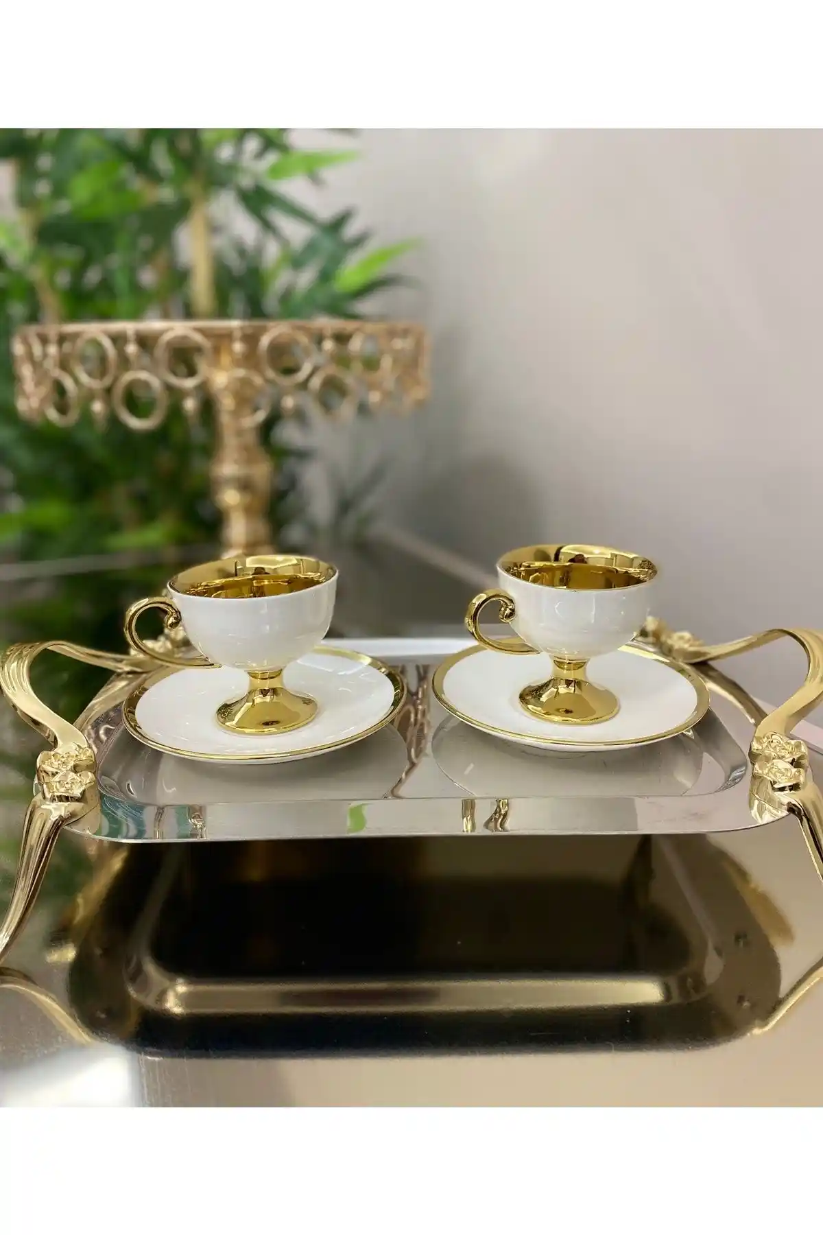 Kosova Ayaklı Fincan Takımı ile Dekorasyonunuza Şıklık Katın ve Kahve Keyfinizi Artırın