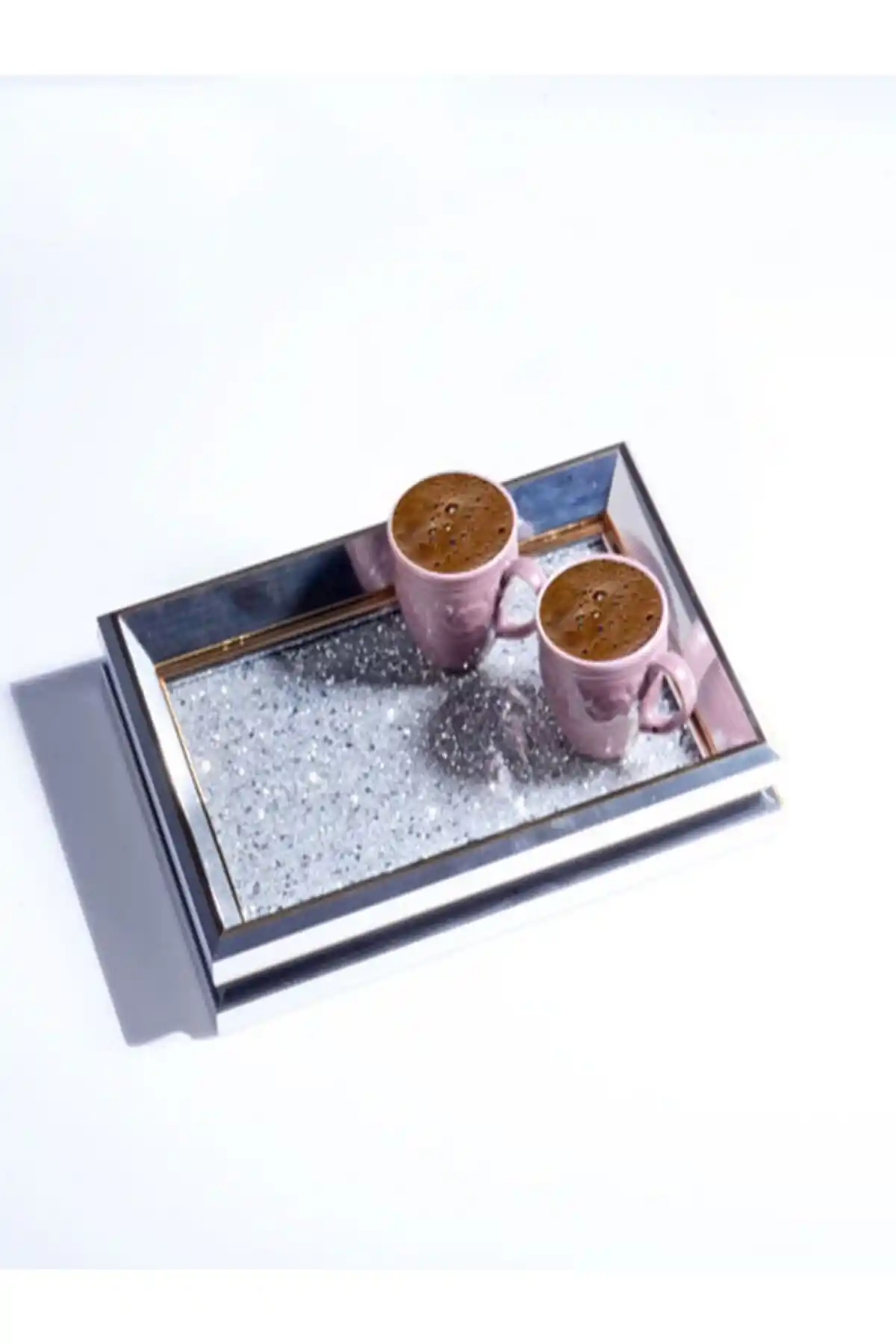 Kosova kökenli lüks dekoratif tepsilerle evinize zarif ve şık bir dokunuş katın