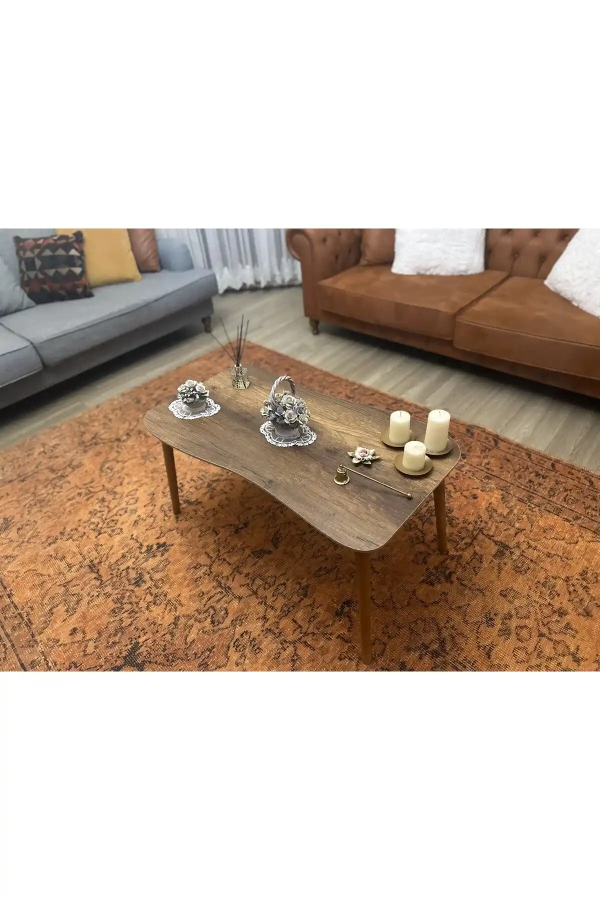 Koyu Ceviz Orta Sehpa ile Modern Dekorasyonun Estetik ve İşlevsel Buluşması