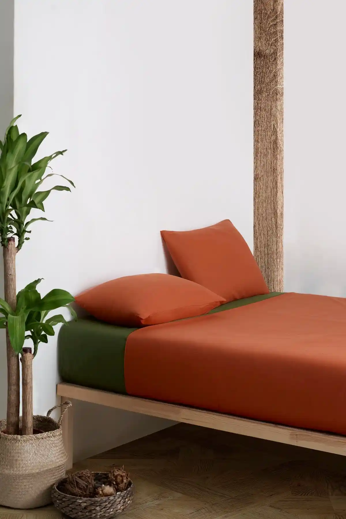 Koyu Yeşil Nevresim Takımı ile Modern ve Şık Yatak Odası Dekorasyonu Rehberi