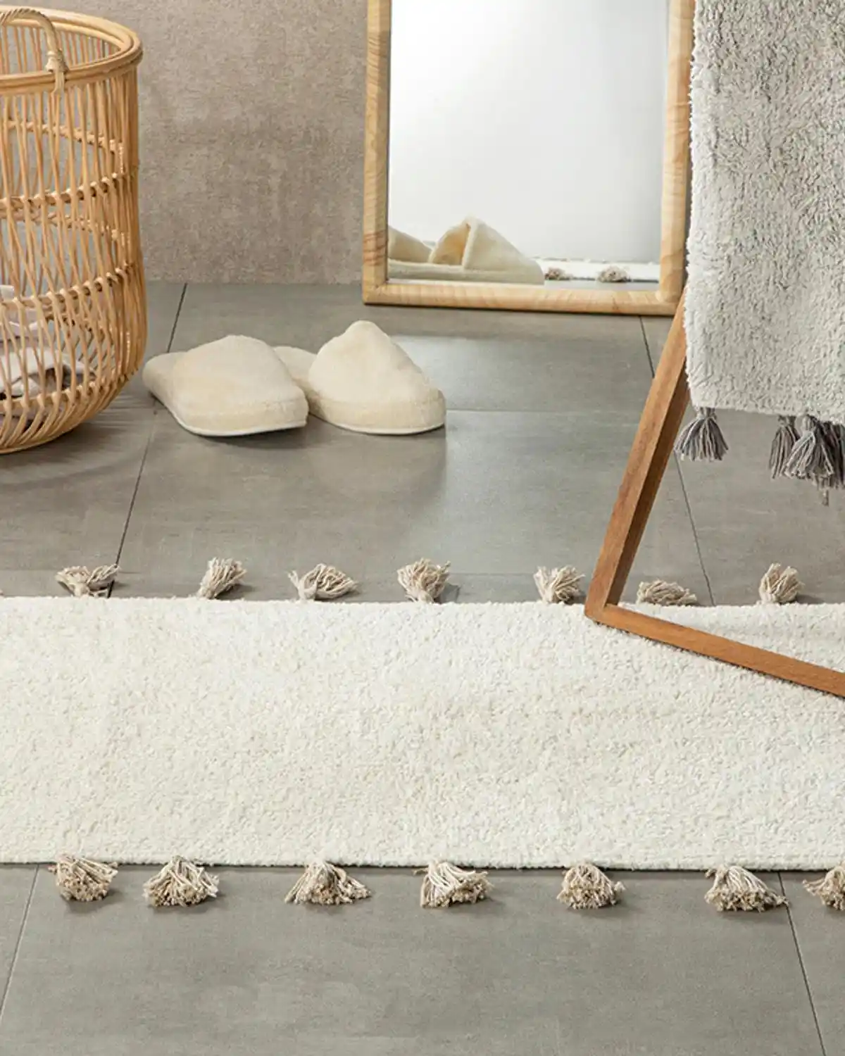 Krem Banyo Paspası ile Banyonuzda Şıklık ve Konforu Yakalayın