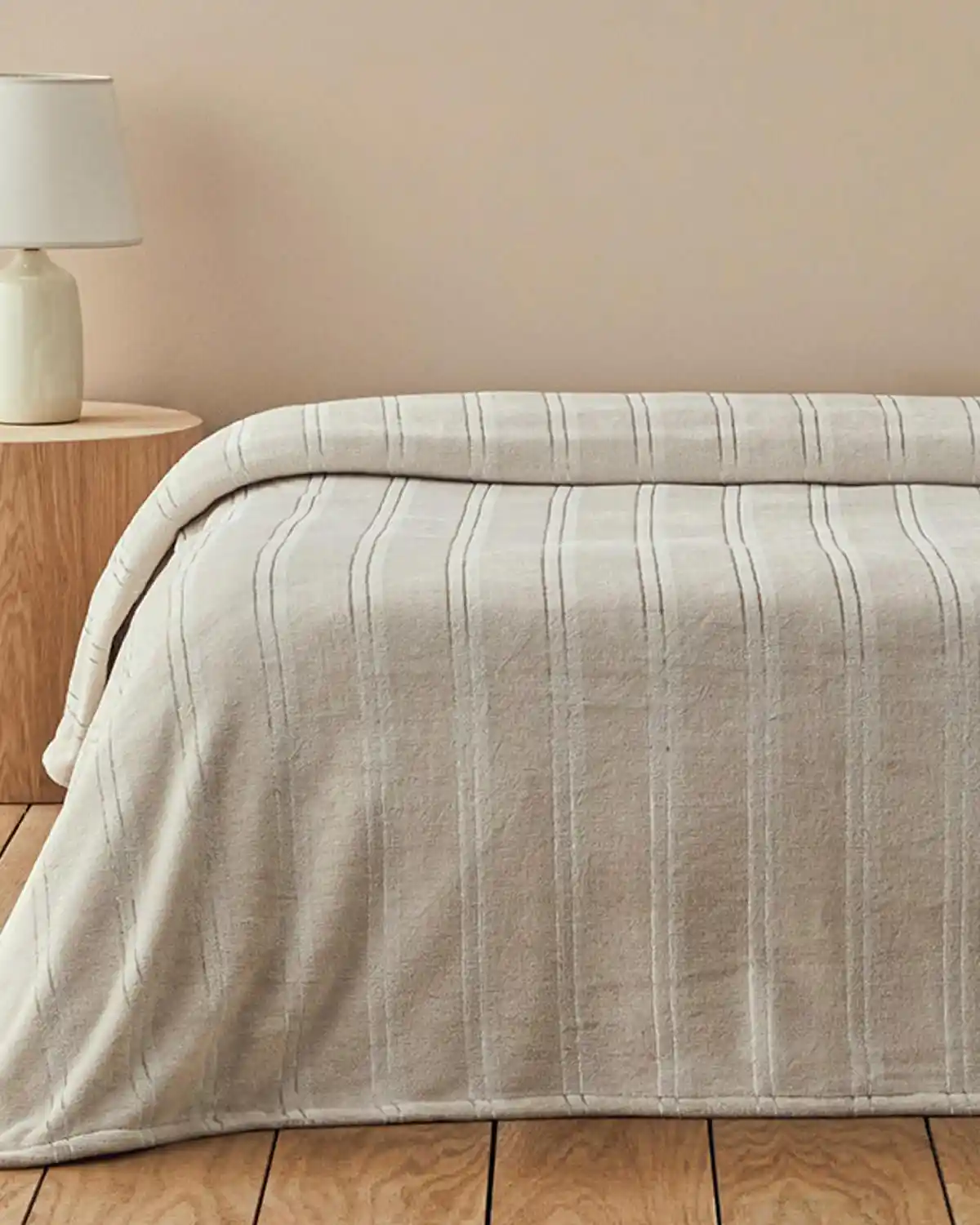 Krem Battaniyelerle Dekorasyonda Şıklık ve Konforun Uyumunu Yakalayın