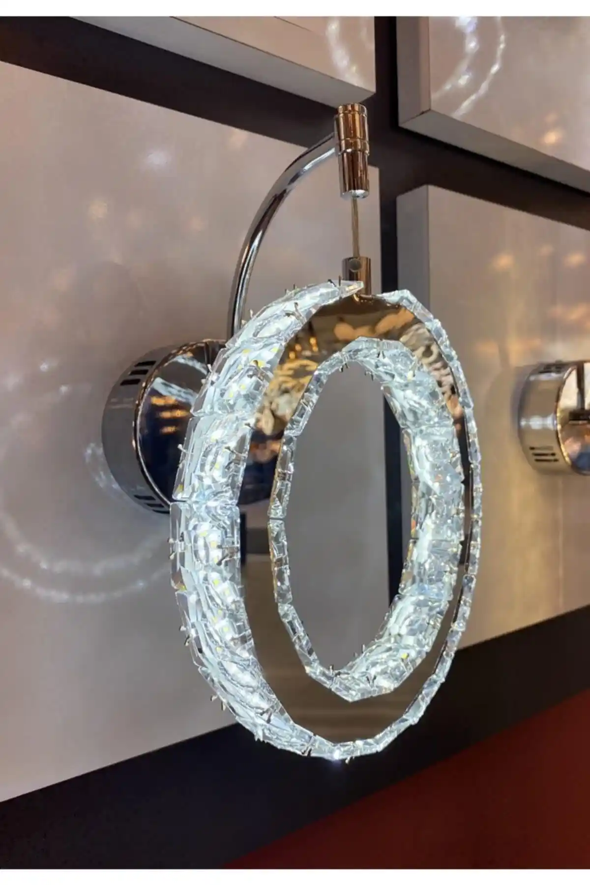 Kristal Aplikler ile Dekorasyonda Şıklık ve Zarafeti Yakalayın