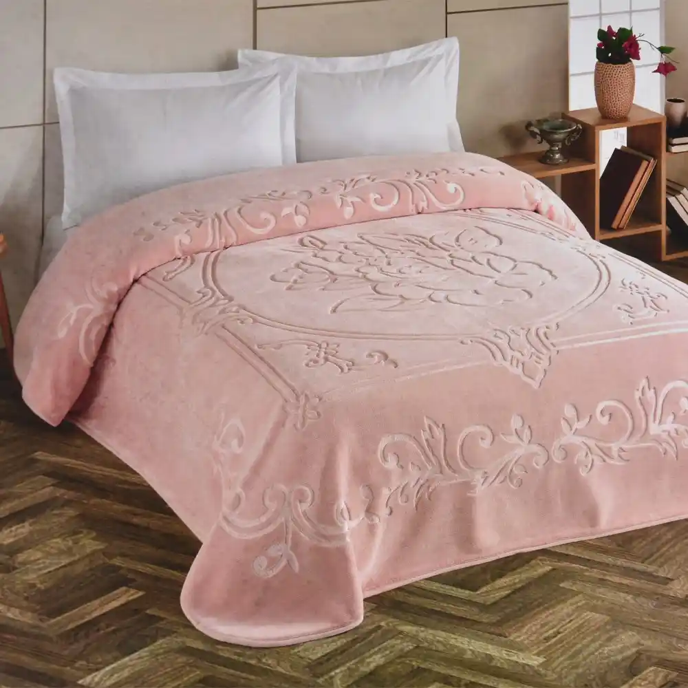 Kristal Battaniye ile Evinize Şıklık ve Konfor Katmanın Yolları