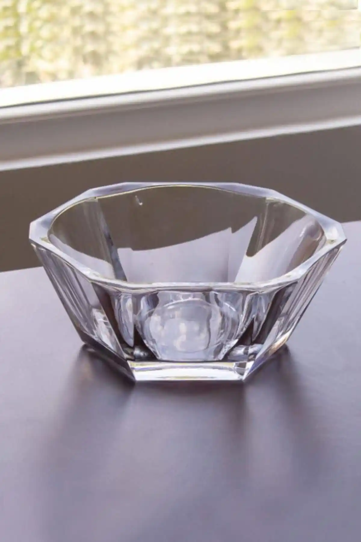 Kristal Kase ile Dekorasyonunuza Şıklık Katmanın Yolları ve Farklı Modelleri