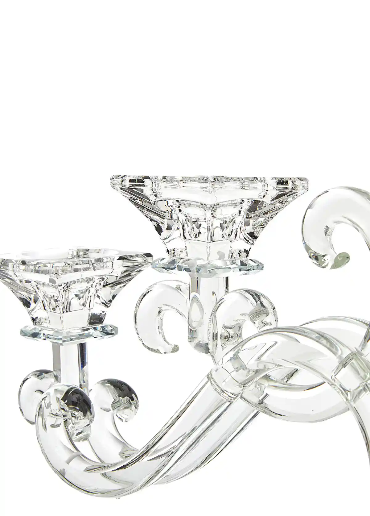 Kristal Mumluklar ile Dekorasyonda Zarafet ve Işıltı Yaratmanın Yolları