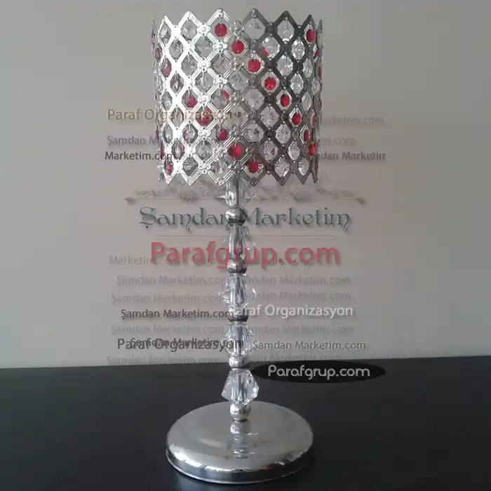 Kristal Taşlı Şamdan Modelleri ile Şık ve Zarif Mekanlar Yaratın