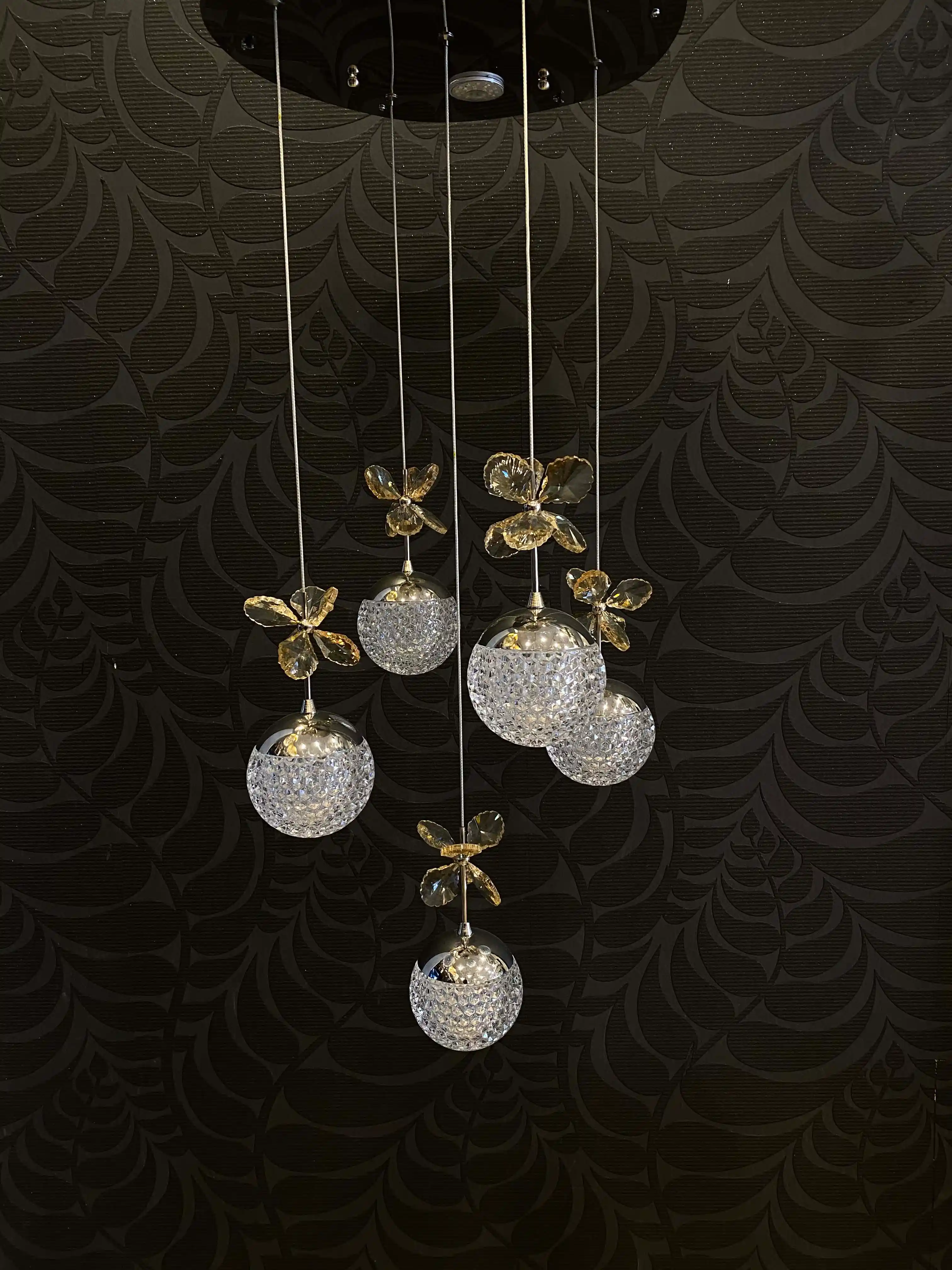 Krom Top Avize Modelleri ve Dekorasyonda Kullanım İpuçları