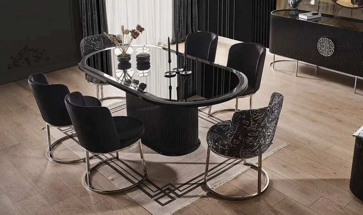 Krom Yemek Masası ile Modern ve Şık Dekorasyon Çözümleri