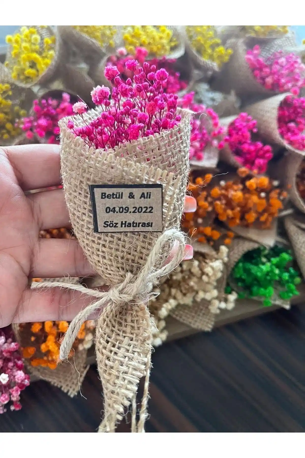 Küçük Çiçek Buketleriyle Dekorasyonunuzu Şık ve Zarif Hale Getirin