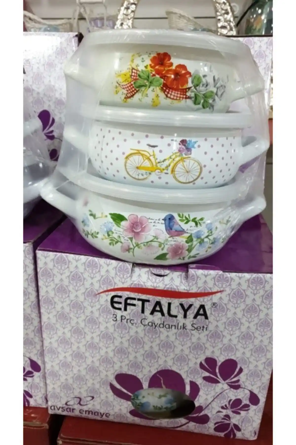 Küçük Emaye Tencere ile Dekorasyonda Şıklık ve Fonksiyonellik Sağlayan İpuçları