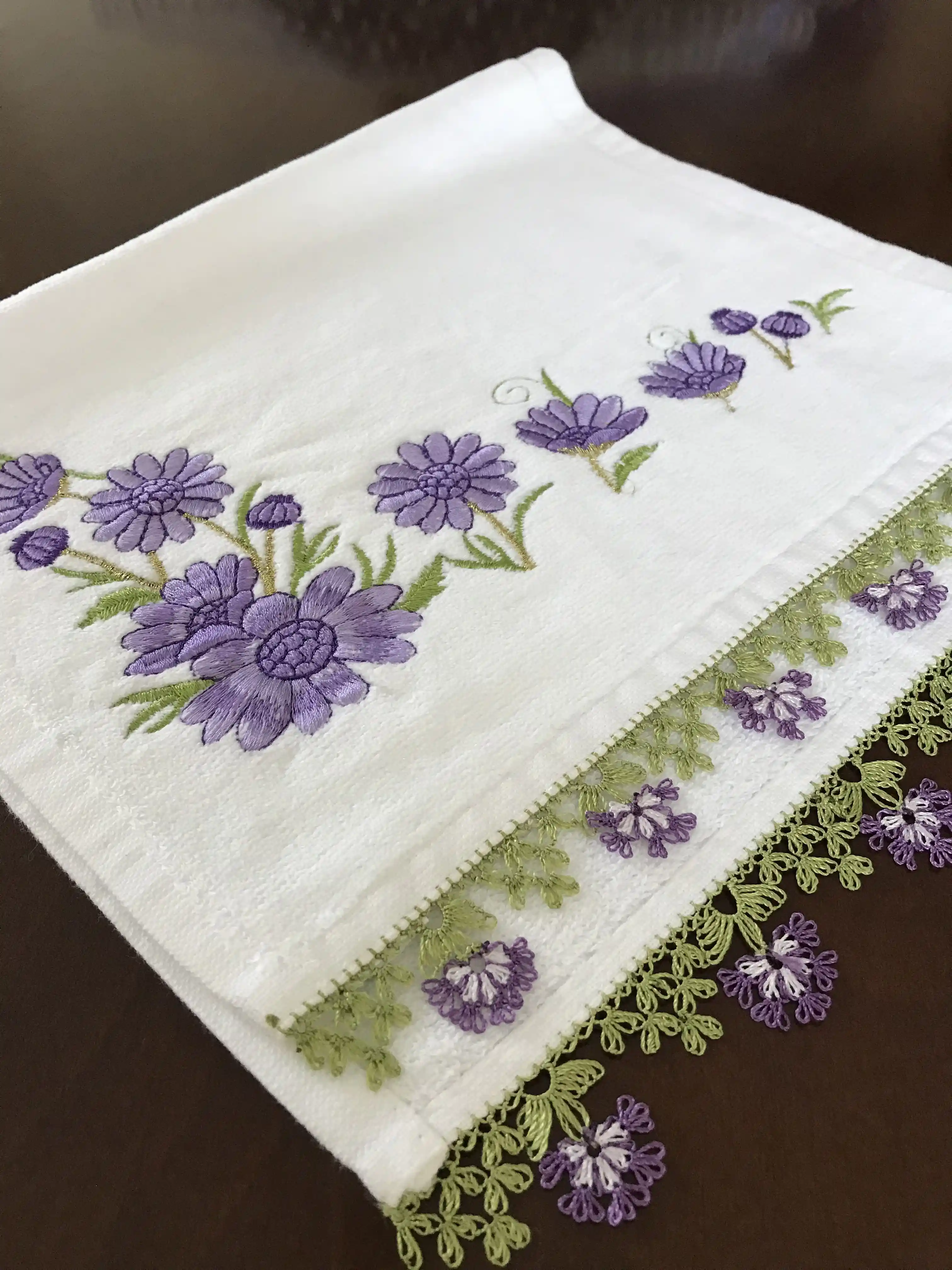 Küçük Havlular ve Dekorasyonda Şıklık: Detayların Gücü ve Kullanım İpuçları