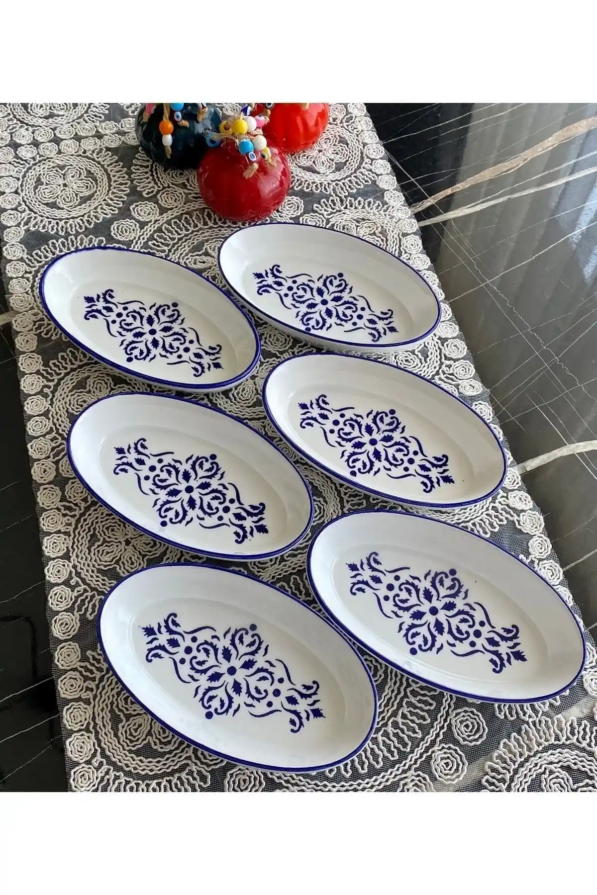 Küçük Kahvaltı Tabaklarıyla Dekorasyonda Şıklık ve İşlevsellik Nasıl Sağlanır