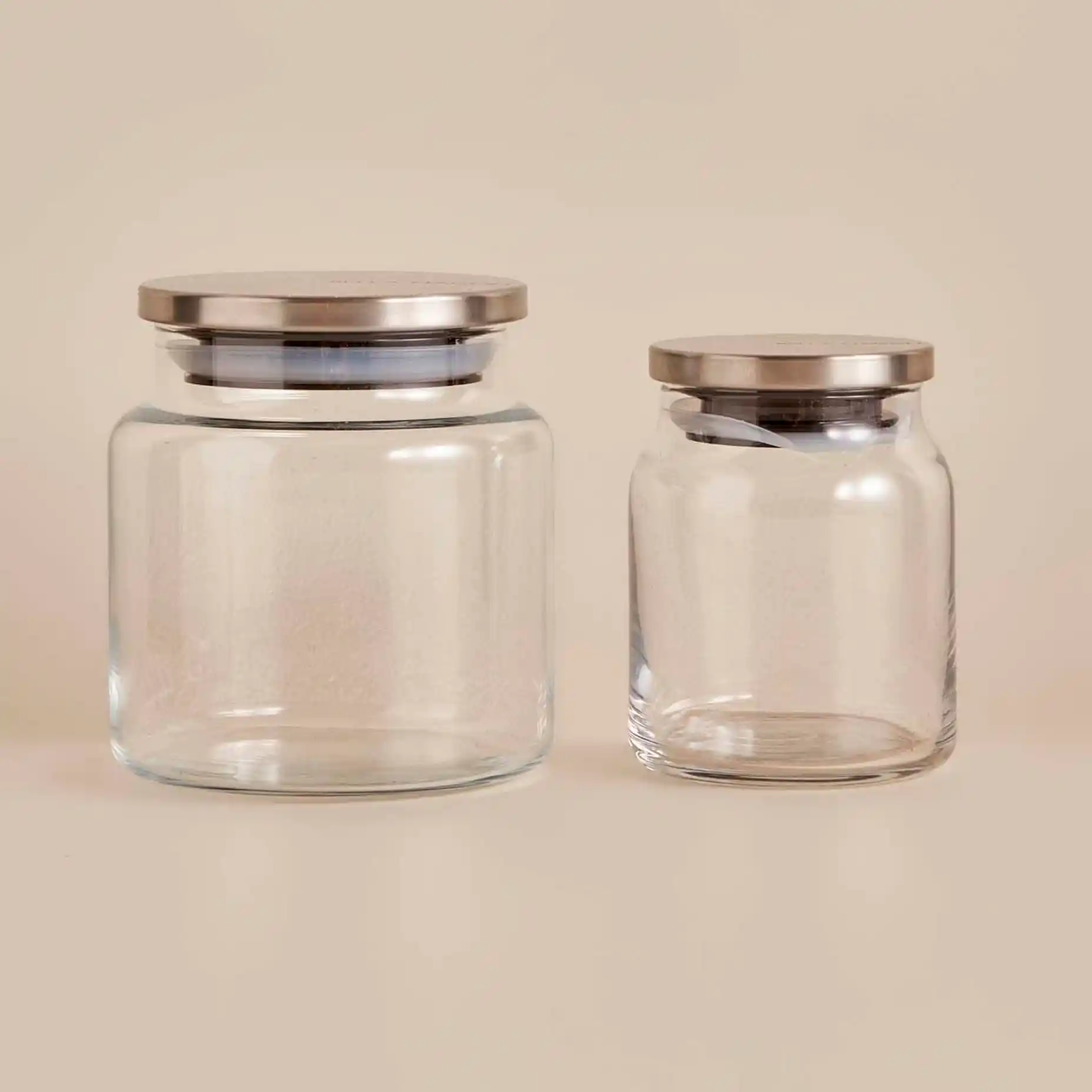 Küçük Kapaklı Kavanozlar ile Dekorasyonda İşlevsellik ve Estetiğin Birlikteliği