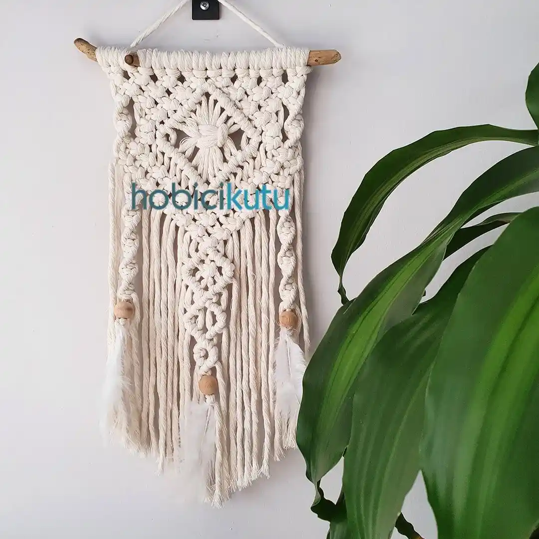 Küçük Makrome Duvar Süsleri ile Ev Dekorasyonunda Zarafet ve Sıcaklık Yaratın