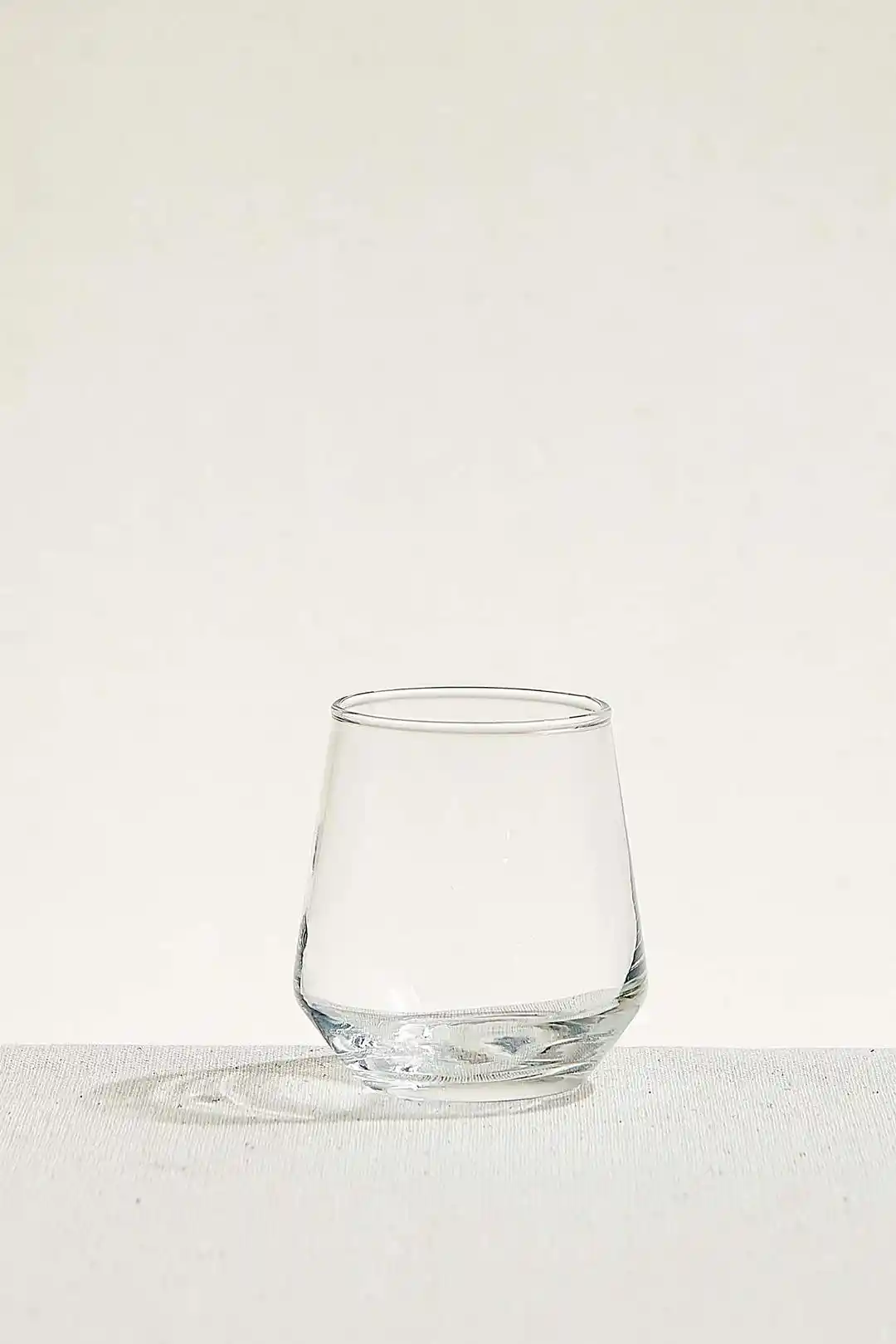 Küçük Su Bardağı ile Dekorasyonun İncelikleri ve Estetik Uygulamaları