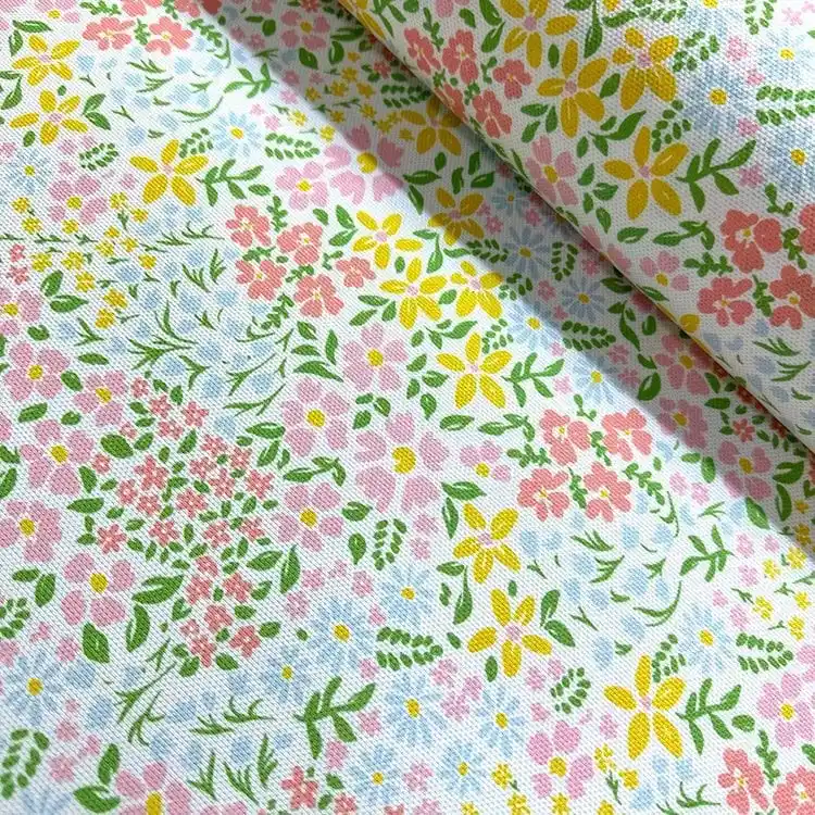 Küçük Yeşil Yapraklı Çiçekler ile Dekorasyonda Doğal ve Şık Dokunuşlar