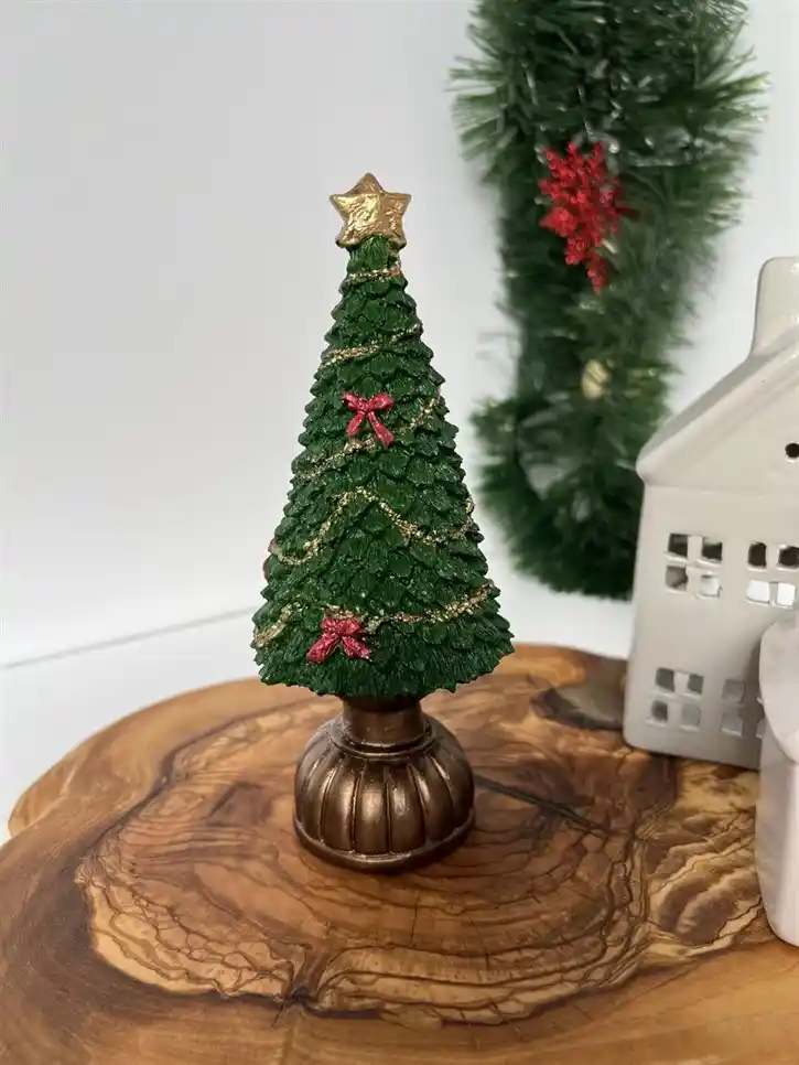 Küçük Yılbaşı Ağacı Dekorasyonuyla Sınırlı Alanda Şıklık Yaratma Yöntemleri