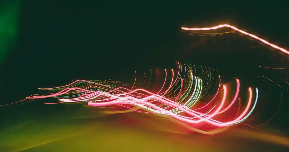 Kulplu Hasır Sepetler: Dekorasyonda Şıklık ve İşlevselliğin Buluşması