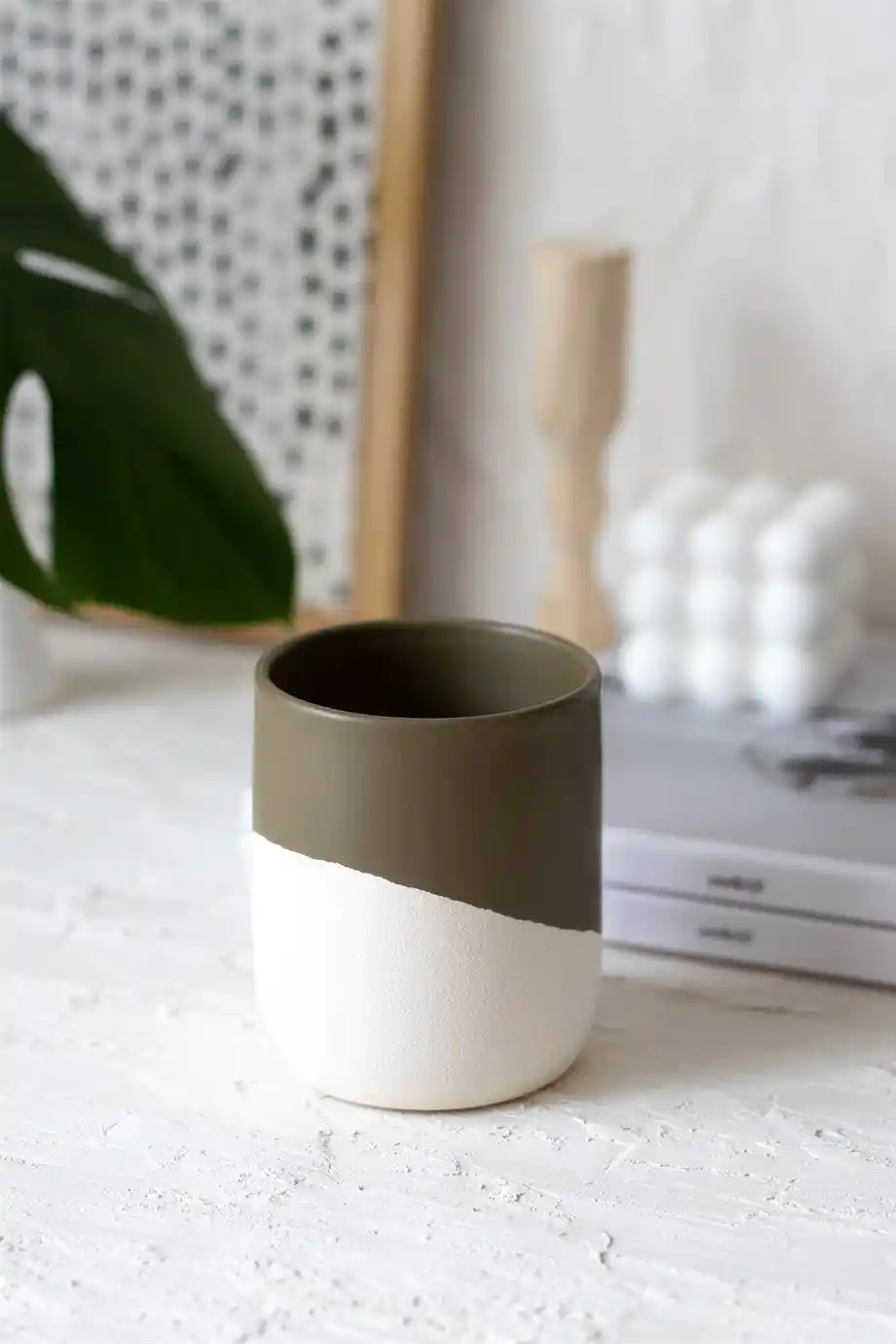 Kulpsuz Seramik Bardaklar ile Modern ve Şık Dekorasyon Çözümleri