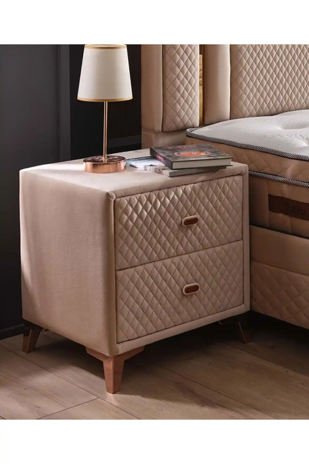 Kumaş Komodin Nedir ve Yatak Odası Dekorasyonunda Kullanım Avantajları