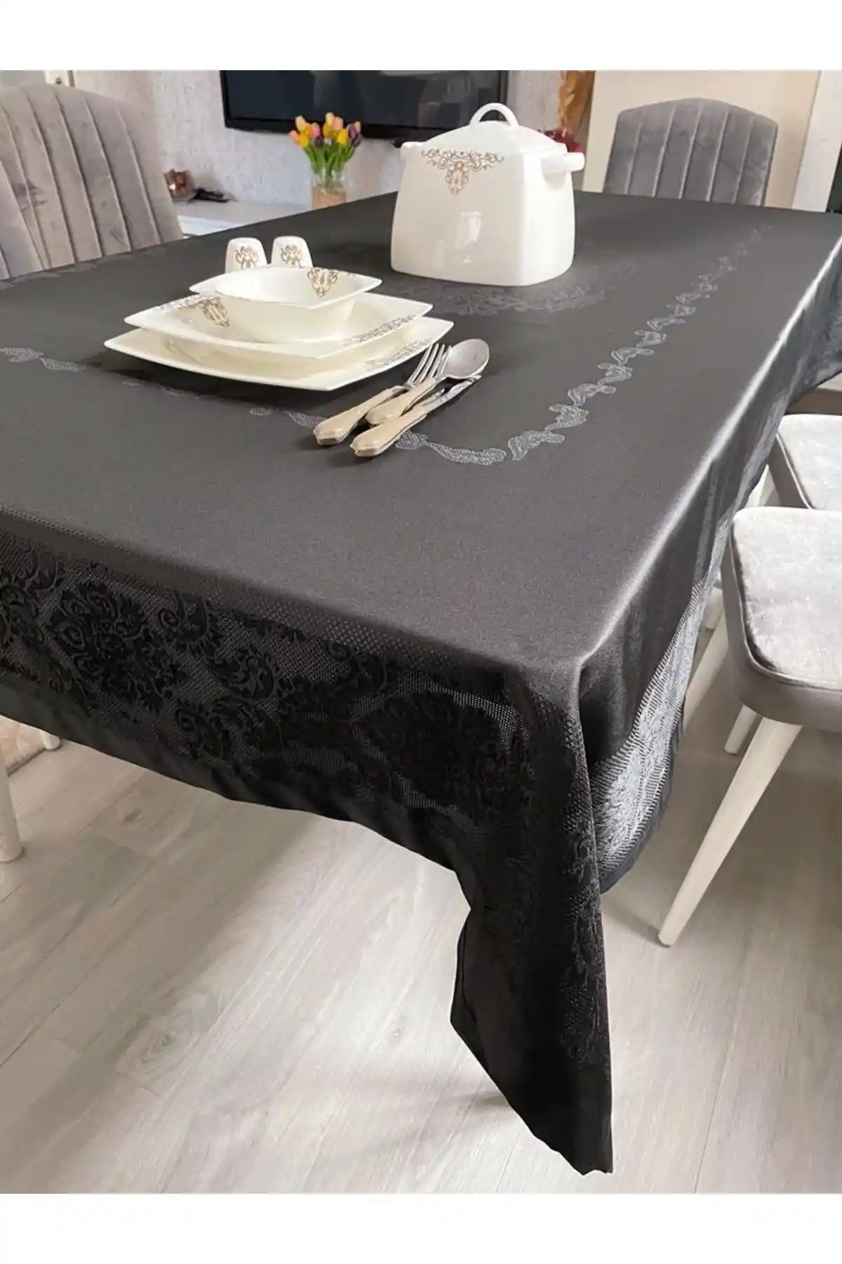 Kumaş Masa Örtüleri ile Dekorasyonda Şıklık ve Fonksiyonellik Sağlama Yöntemleri