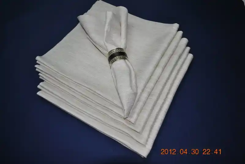 Kumaş Peçete ile Dekorasyonda Şıklık ve Fonksiyonelliğin Buluşması