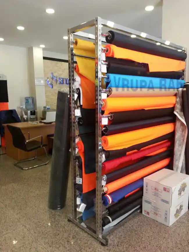 Kumaş Standlarıyla Dekorasyonda Şıklık ve Fonksiyonelliğin Birleşimi