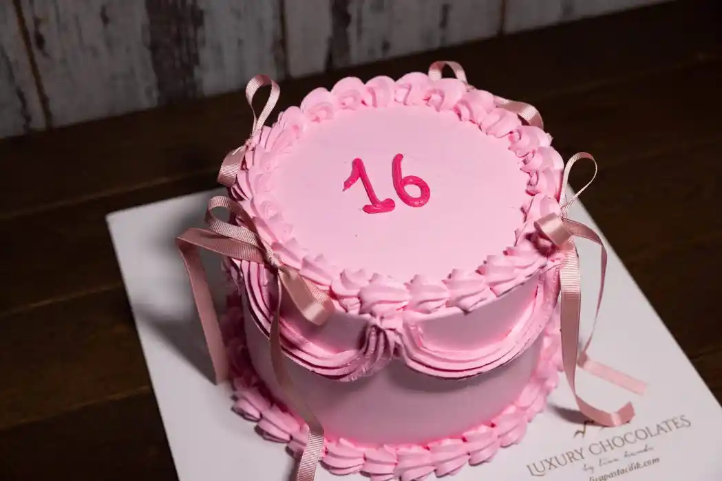 Kurdele Pasta ile Dekorasyonun Şıklığını Artıran Yaratıcı ve Zarif Fikirler