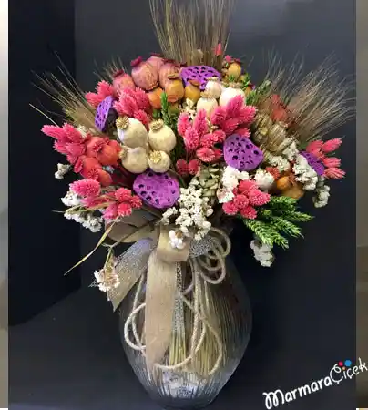 Kuru Çiçek Aranjmanı ile Dekorasyonda Zarafet ve Dayanıklılık Sağlama Yöntemleri