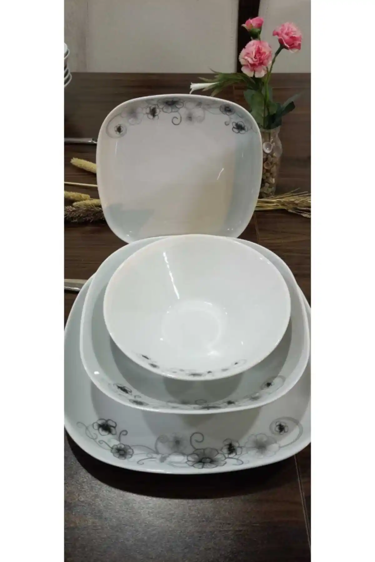 Kütahya Diamond 24 Parça Yemek Takımı ile Şık ve Dayanıklı Sofralar Oluşturun