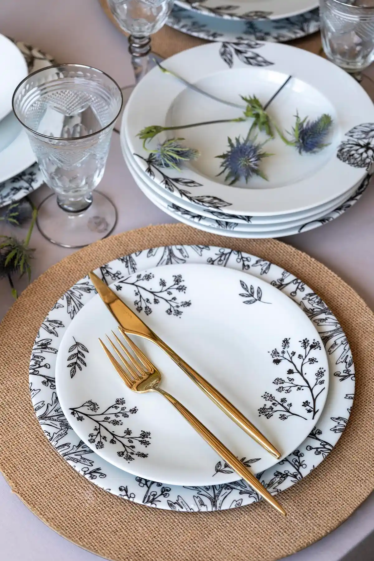 Kütahya Porselen 24 Parça Yemek Takımıyla Sofralarınıza Şıklık Katın