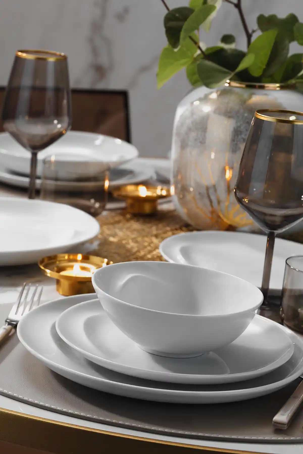 Kütahya Porselen Ayla 52 Parça Yemek Takımıyla Şık ve Dayanıklı Sofralar Yaratın