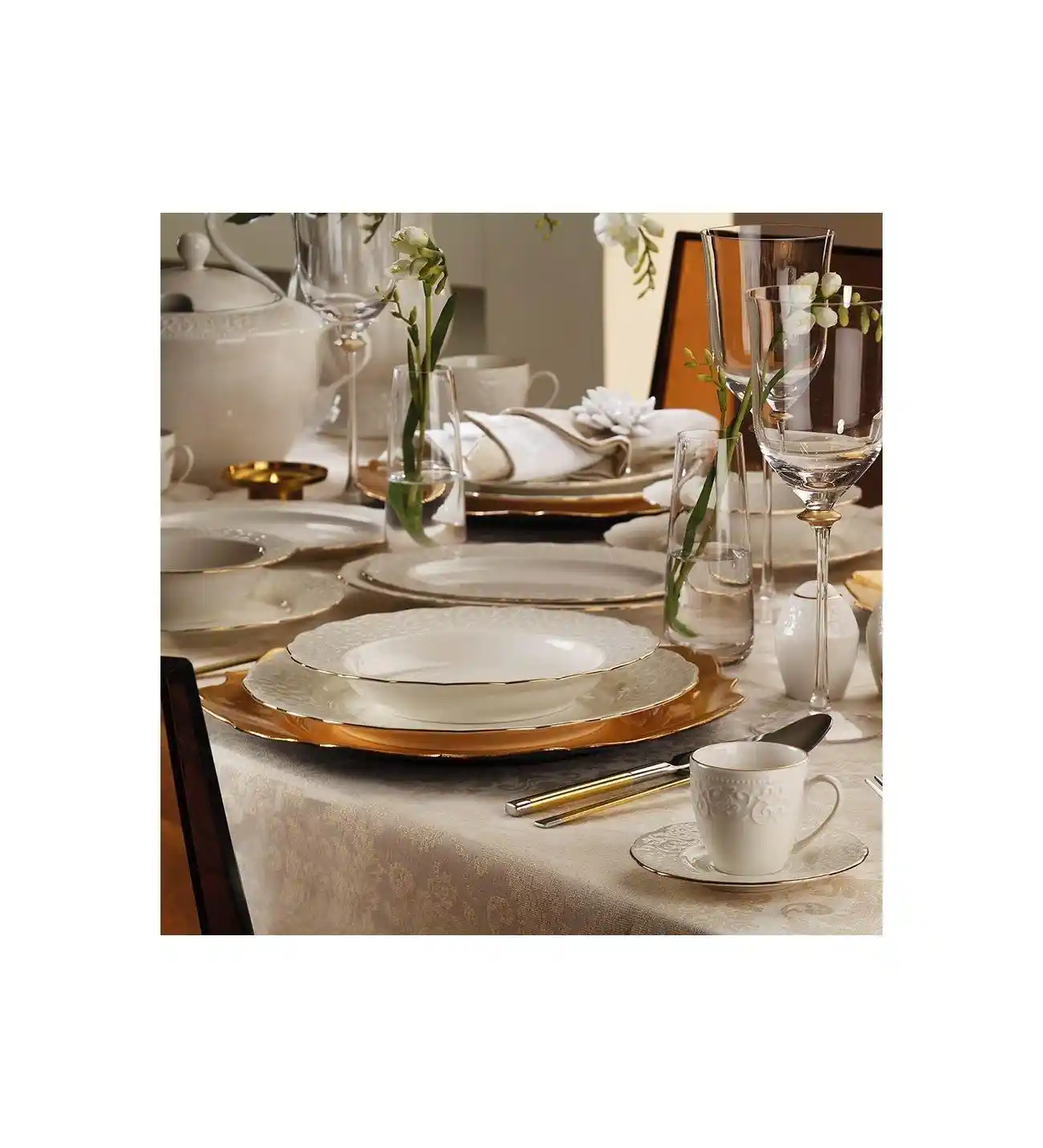 Kütahya Porselen Bone İrem 81 Parça Yemek Takımıyla Şık ve Dayanıklı Sofralar Yaratın