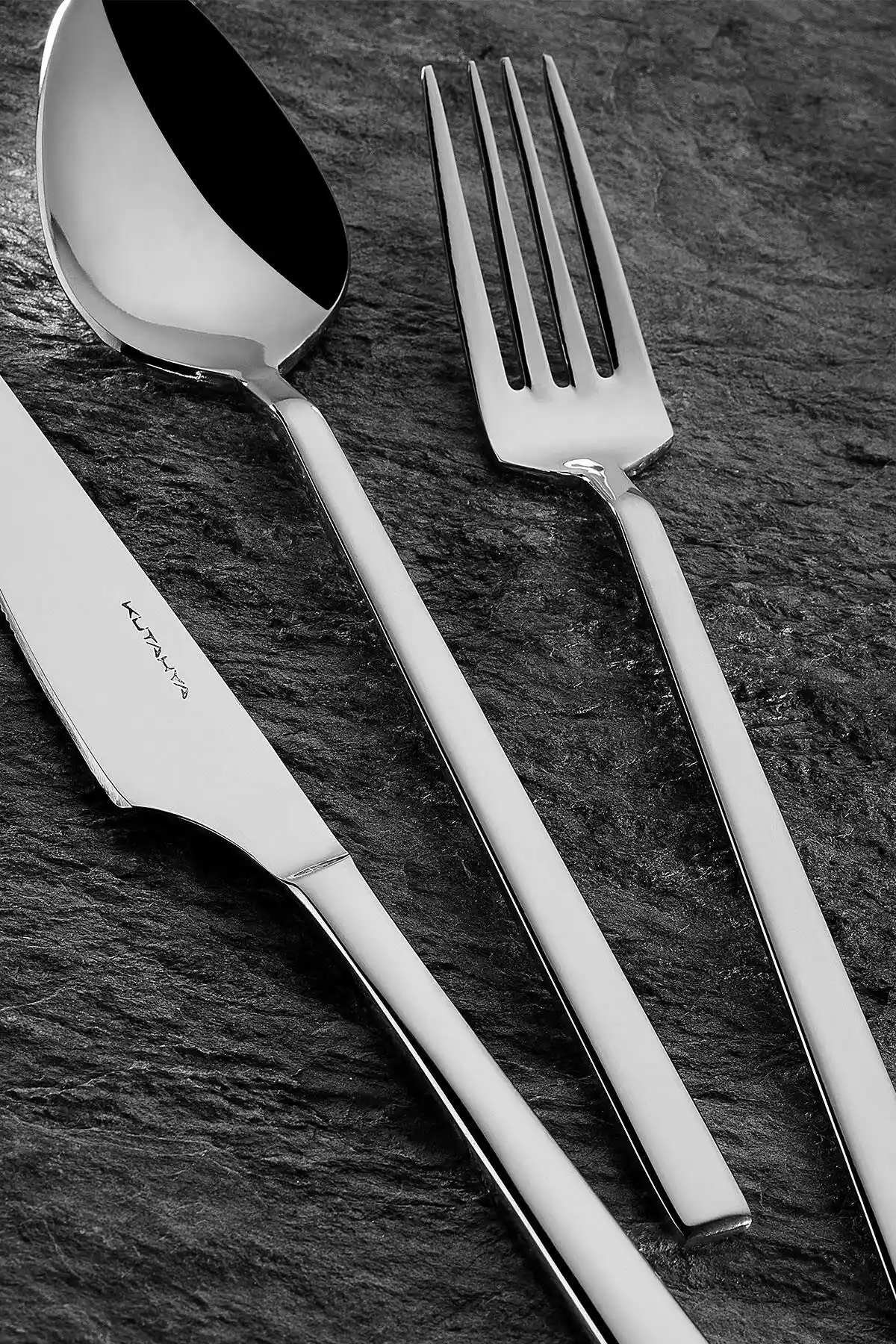 Kütahya Porselen Camilla Sade 84 Parça Yemek Takımı Modern ve Şık Tasarım