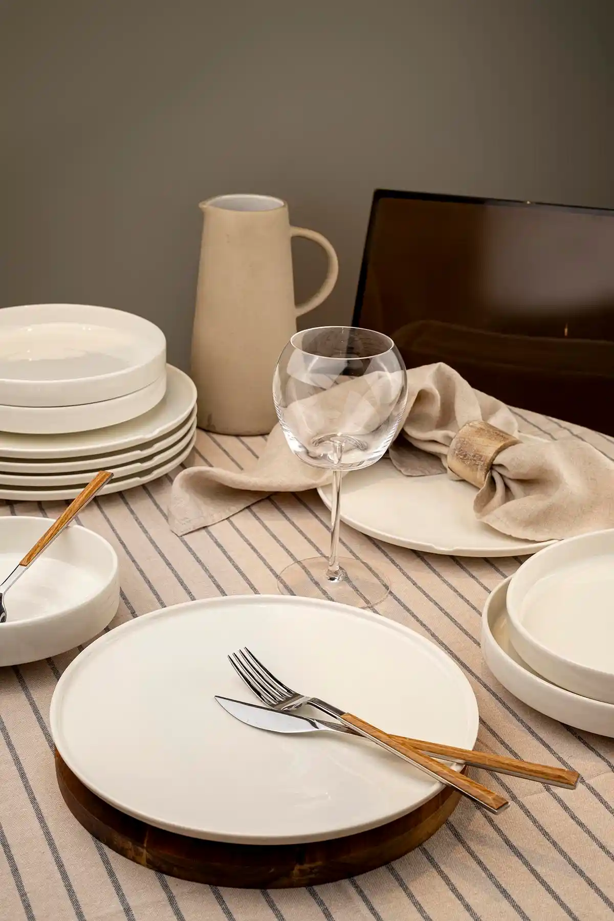 Kütahya Porselen Chef Taste Yemek Takımı ile Şık ve Dayanıklı Mutfak Dekorasyonu