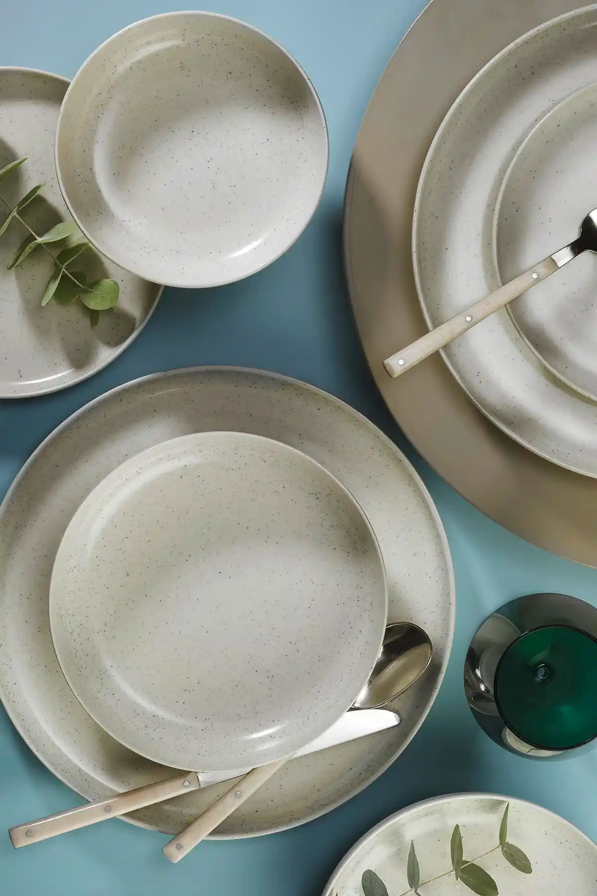 Kütahya Porselen Moderna 16 Parça Krem Yemek Takımıyla Evinize Şıklık Katın