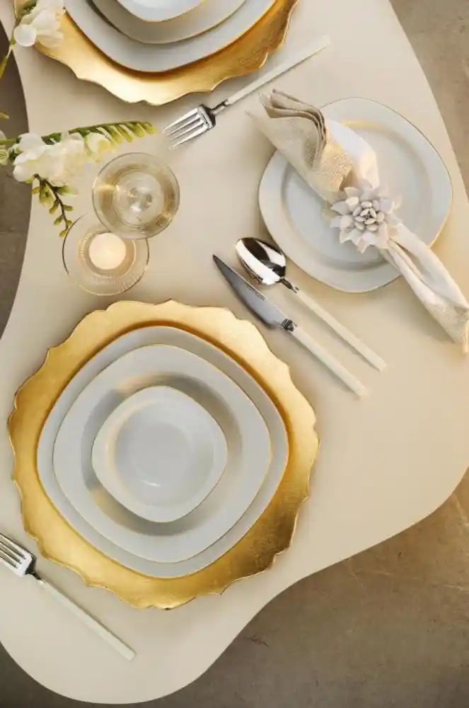 Kütahya Porselen Tetra Yemek Takımıyla Sofralarınıza Zarafet Katın