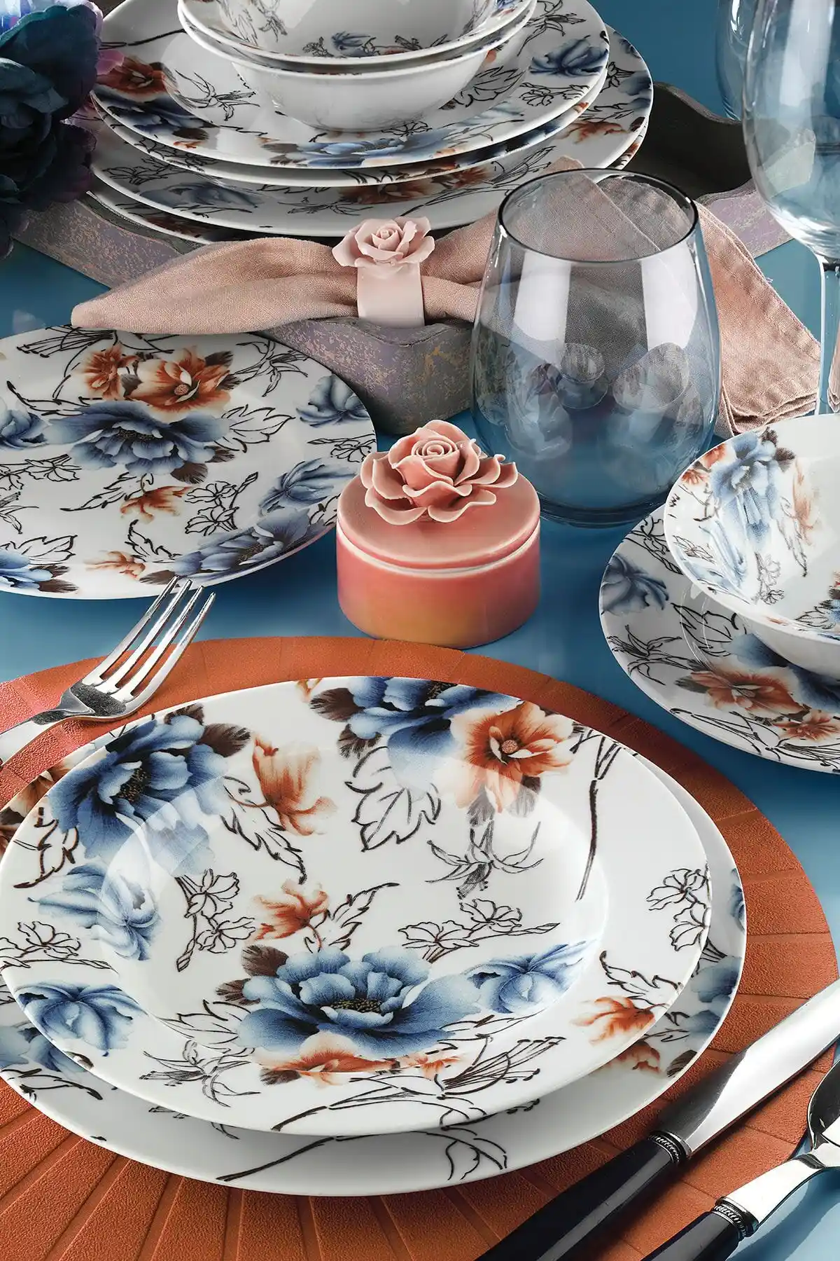 Kütahya Porselen Yasemin 24 Parça Yemek Seti ile Şık ve Fonksiyonel Sofralar