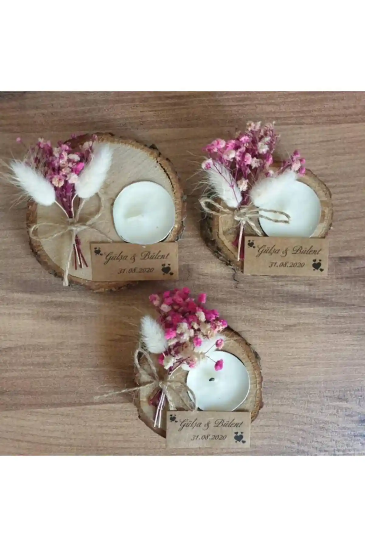 Kütük Mumlar Dekorasyonda Doğal Şıklık ve Sıcak Atmosfer Yaratır