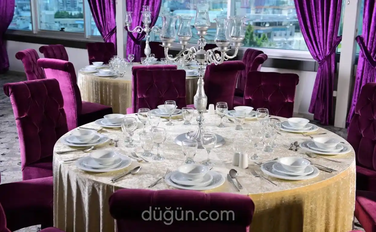 Kuvars Salonlarının Dekorasyon Özellikleri ve Modern ile Nostaljik Dokunuşlar