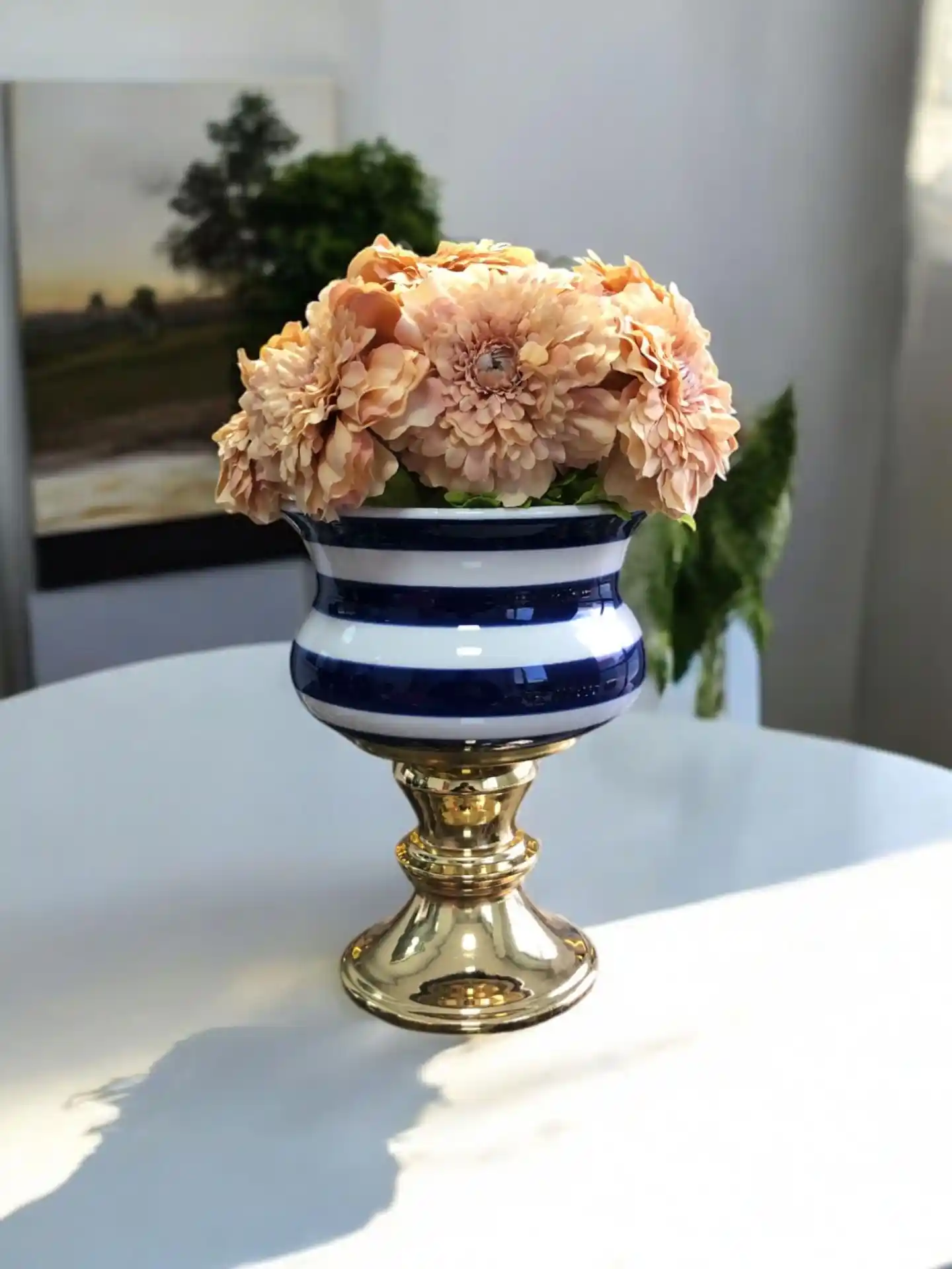 Lacivert Dekoratif Objeler: Mekânlara Zarafet ve Derinlik Katmanın Yolları