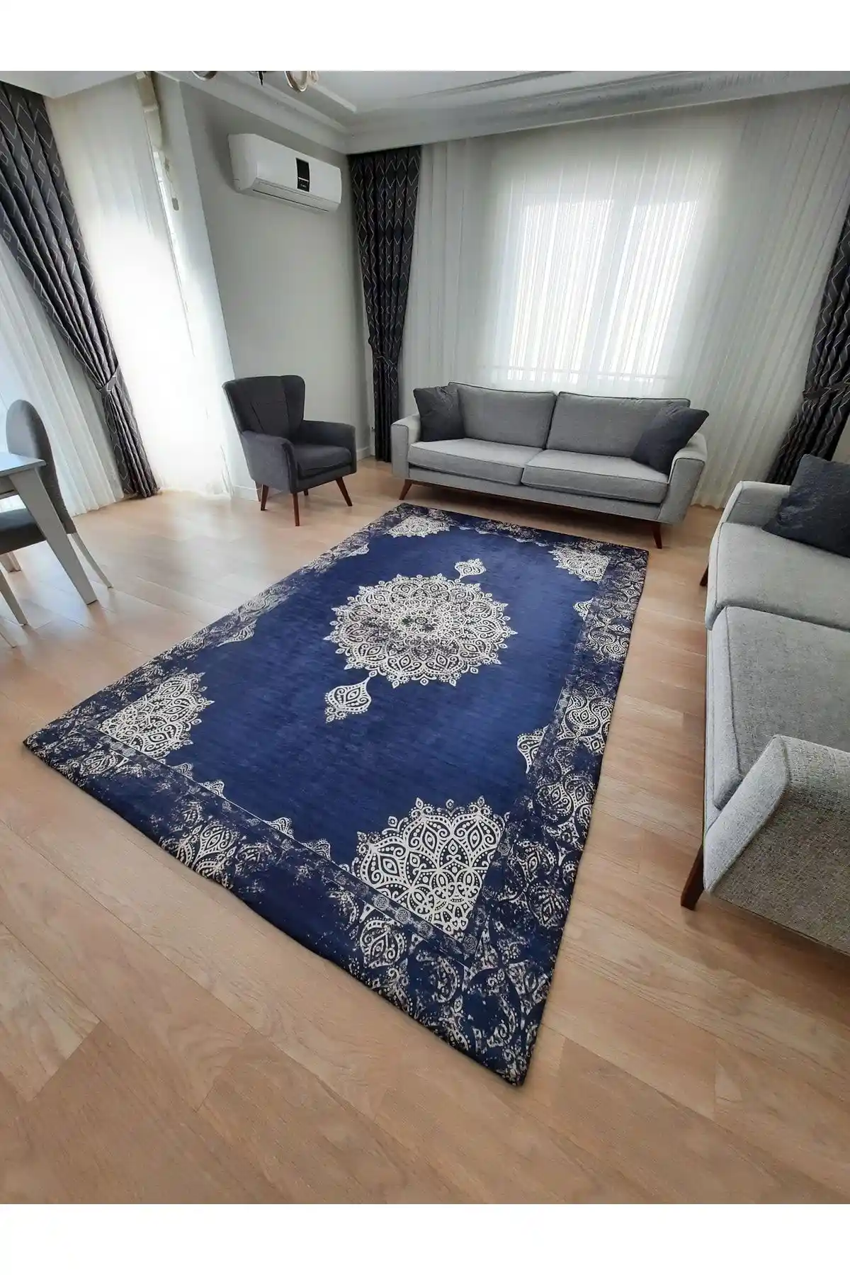 Lacivert Halı Örtüsü ile Şık ve Fonksiyonel Ev Dekorasyonu Rehberi