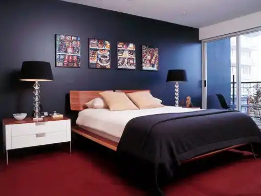 Lacivert Yatak Odası Dekorasyonu: Şıklık ve Huzuru Bir Arada Yaratma Rehberi