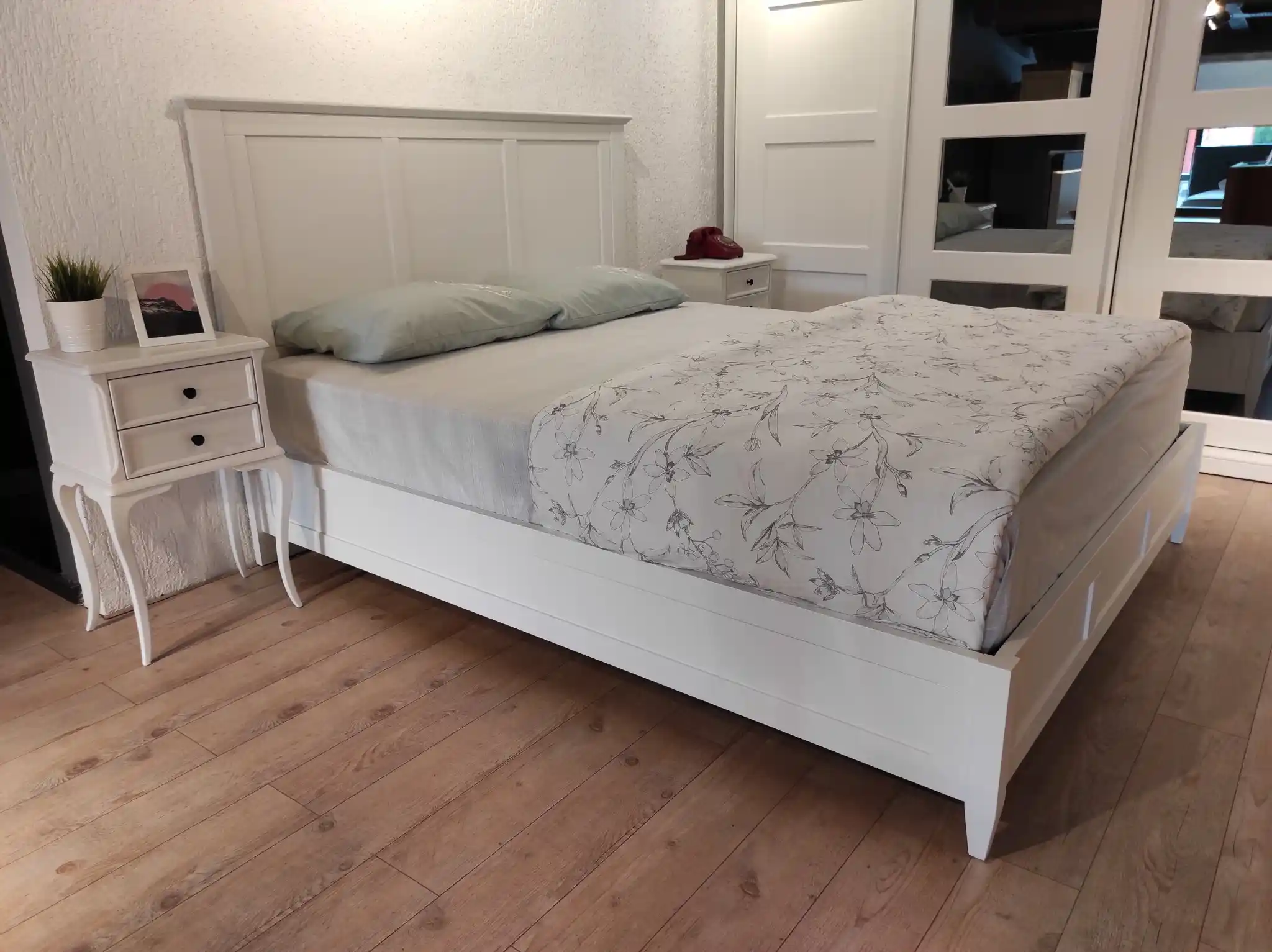 Lake Yatak Başlığı ile Dekorasyonda Doğal ve Şık Dokunuşlar 75-90 karakter