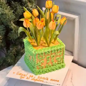 Lale Çiçeği ve Dekorasyonda Kullanımı: Renkler ve Modellerle Estetik Dokunuşlar